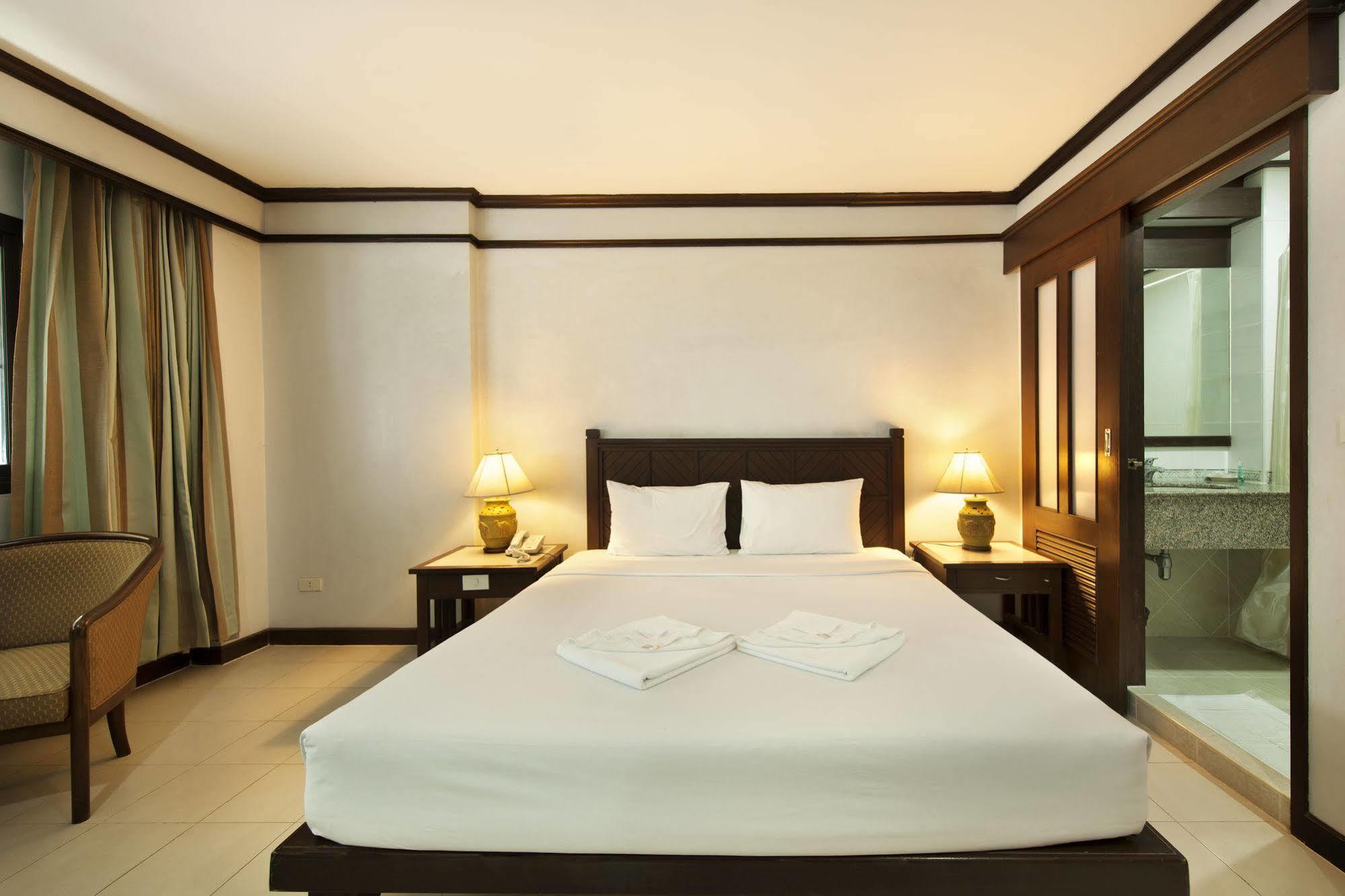 Rattana Mansion Phuket Exterior foto