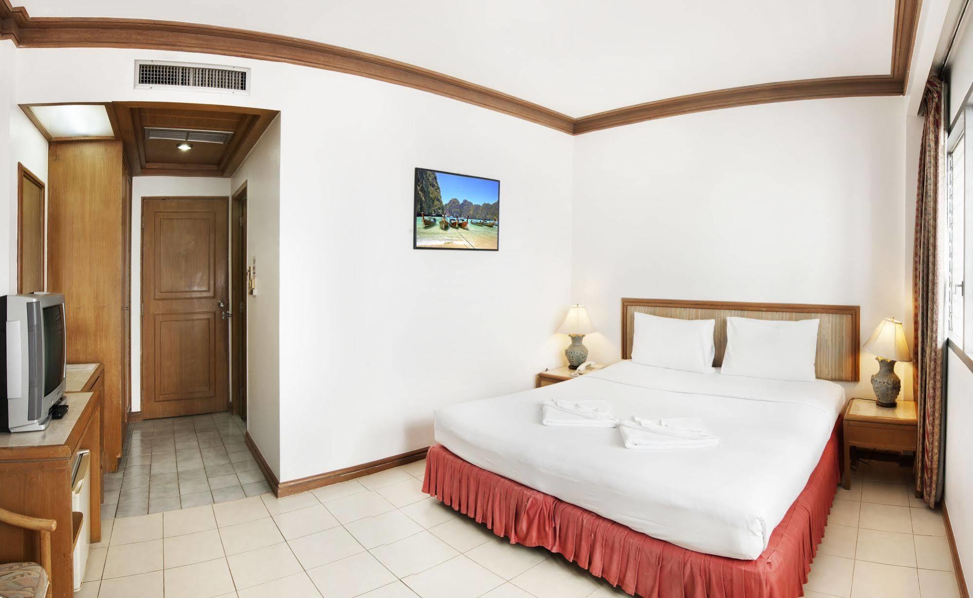 Rattana Mansion Phuket Exterior foto