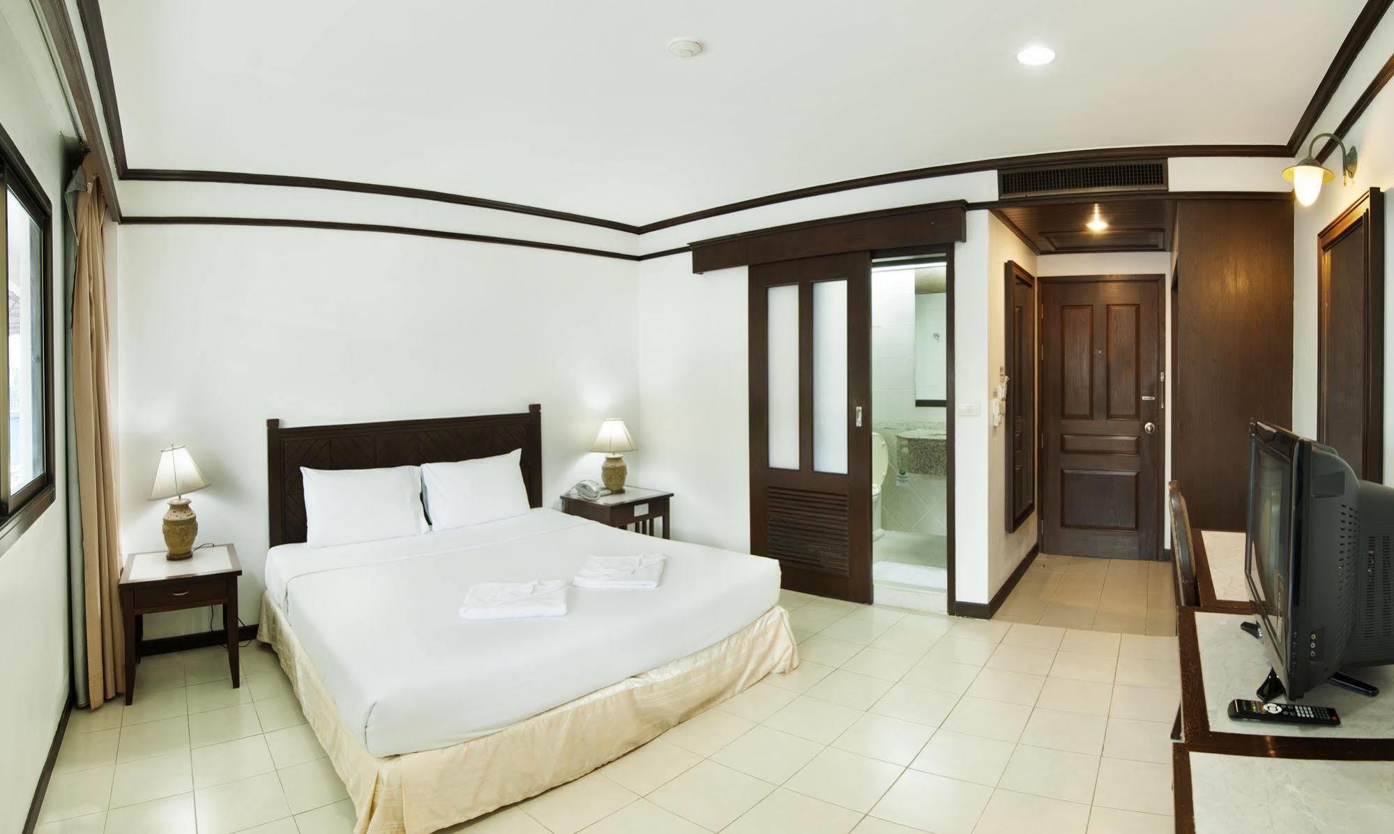 Rattana Mansion Phuket Exterior foto