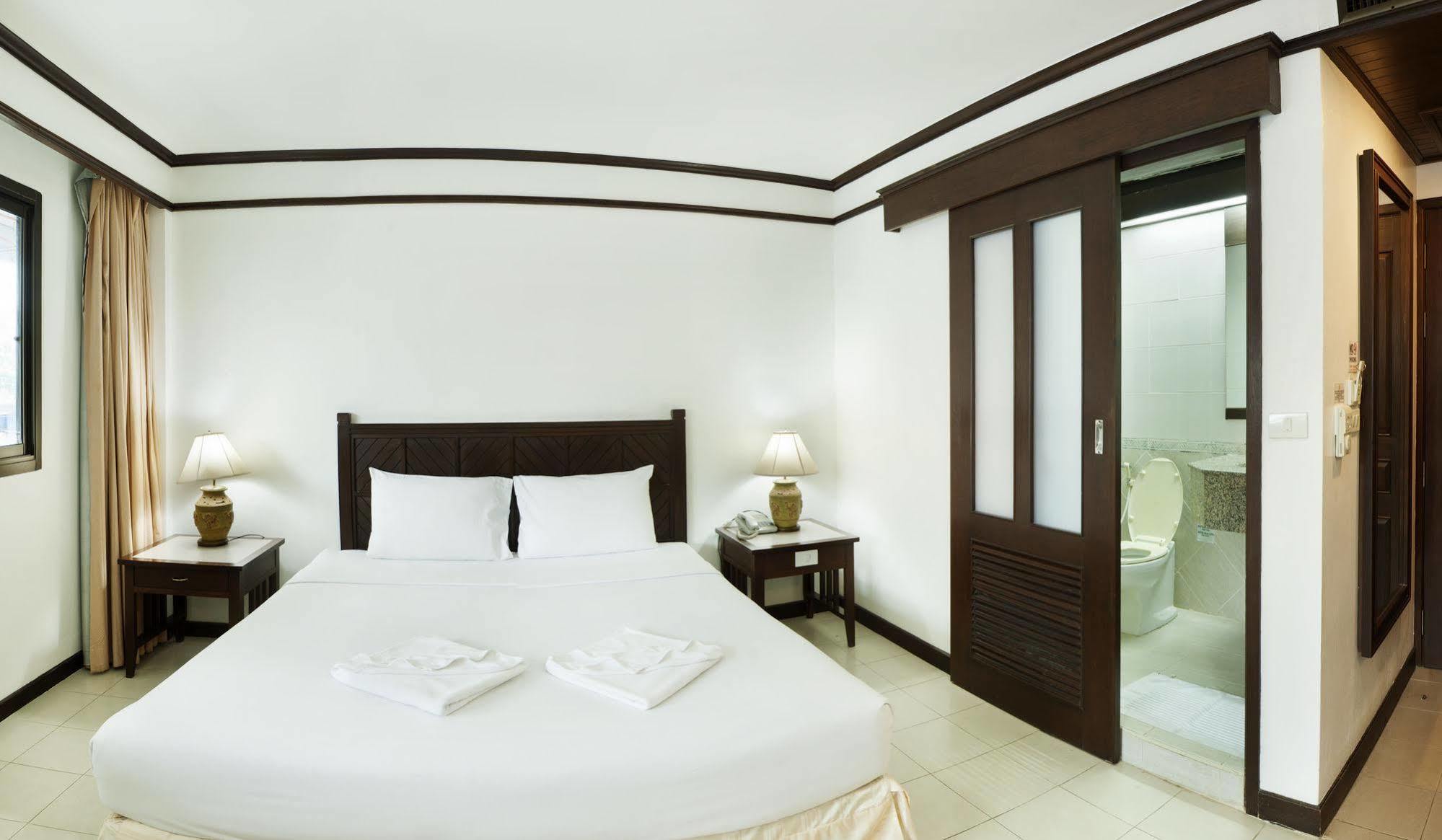Rattana Mansion Phuket Exterior foto