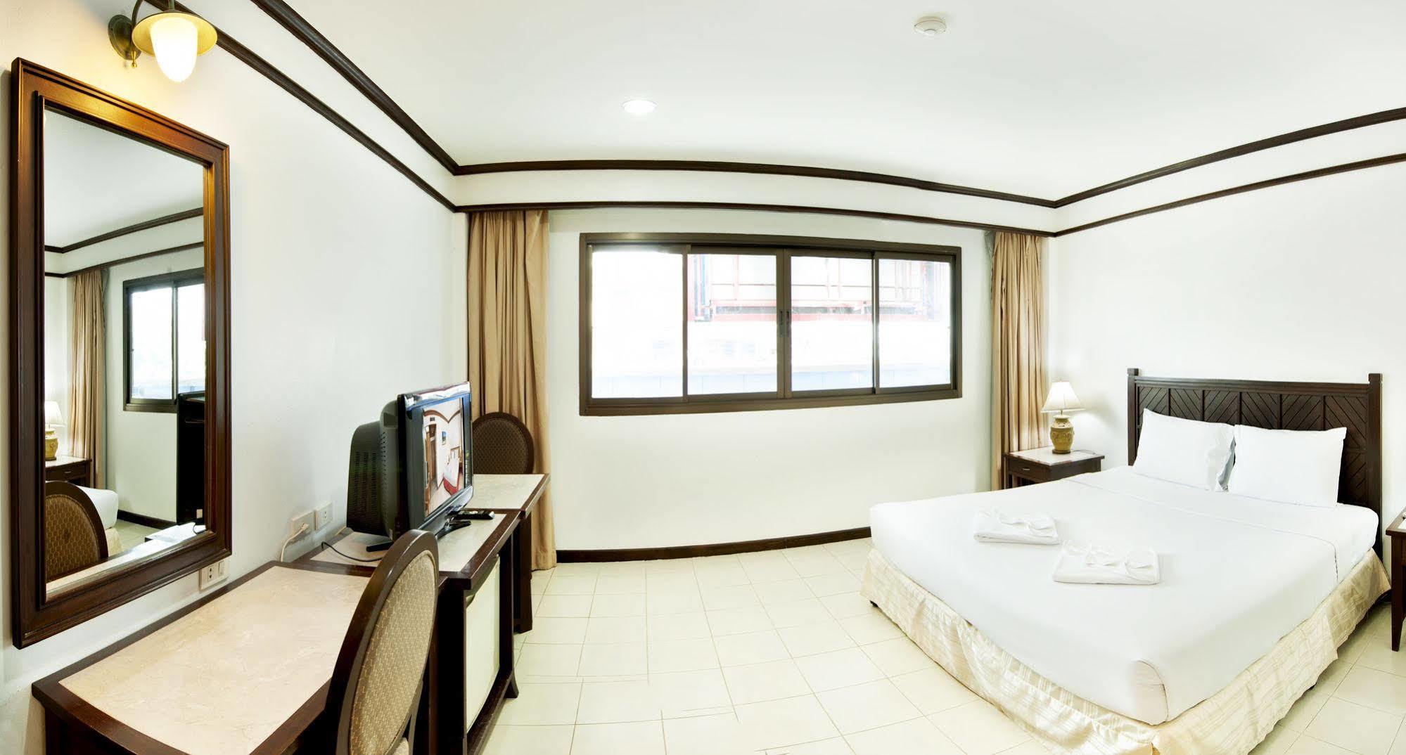 Rattana Mansion Phuket Exterior foto